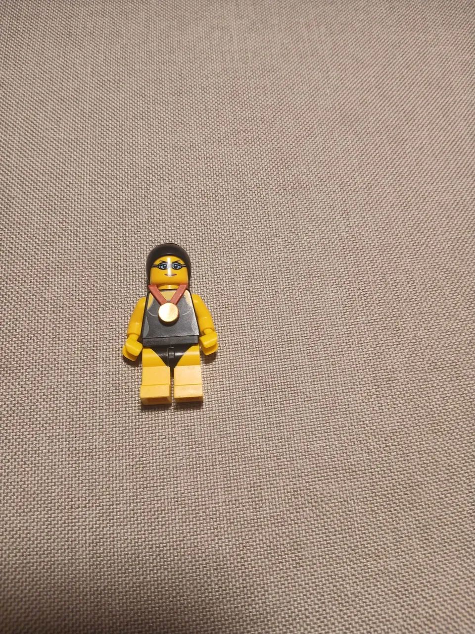 Boneca campeã de natação Lego 