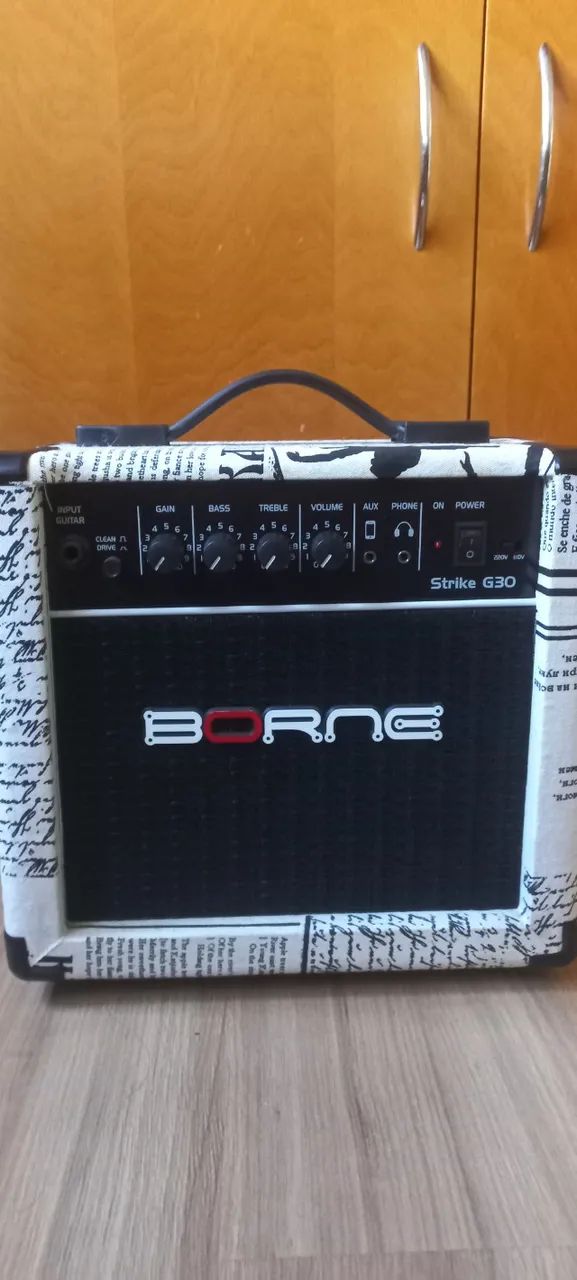 Amplificador de guitarra Borne