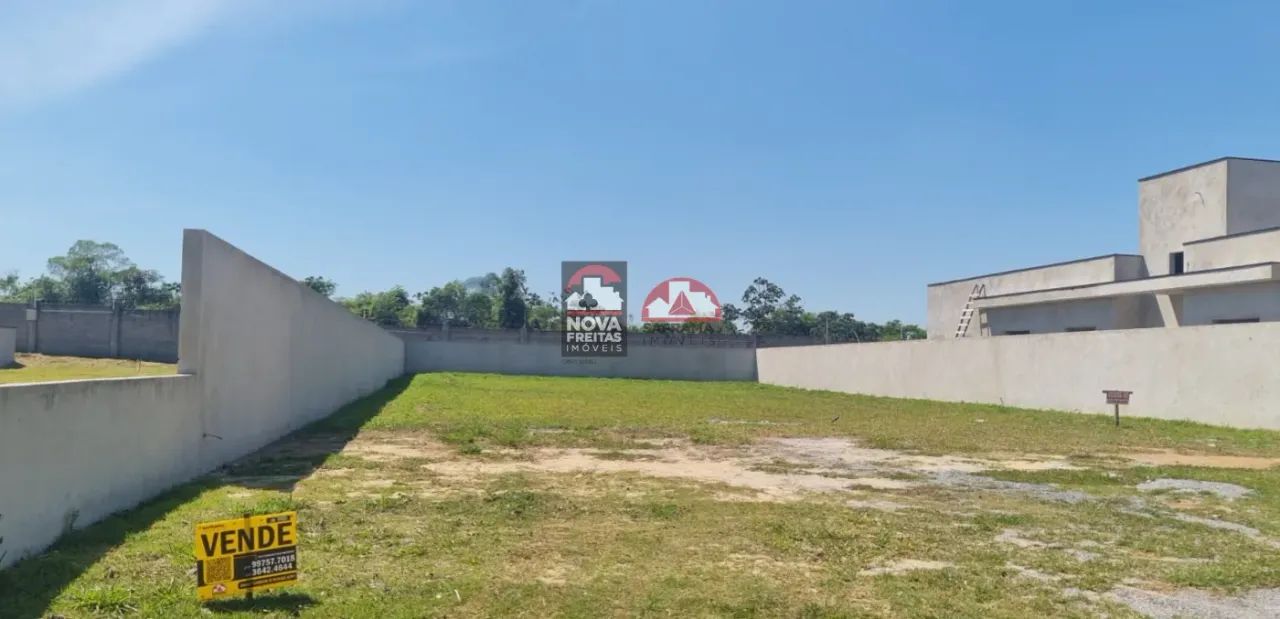 Terreno amplo e plano!