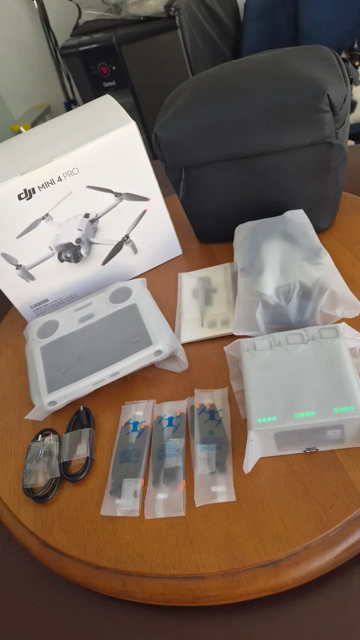Drone DJI Mini 4 PRO Combo PLUS Homologado  Anatel Anac