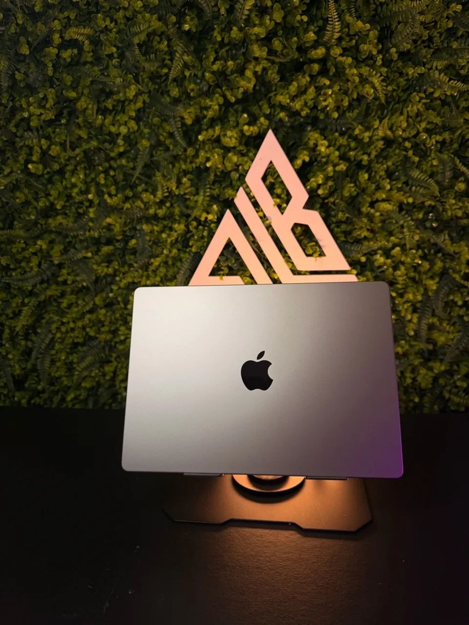 MACBOOK PRO M1 PRO 2021 16GB 512GB SSD 14 POLEGADAS 88% SAÚDE
