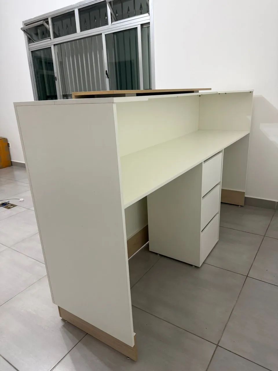 BALCÃO DE RECEPÇÃO
