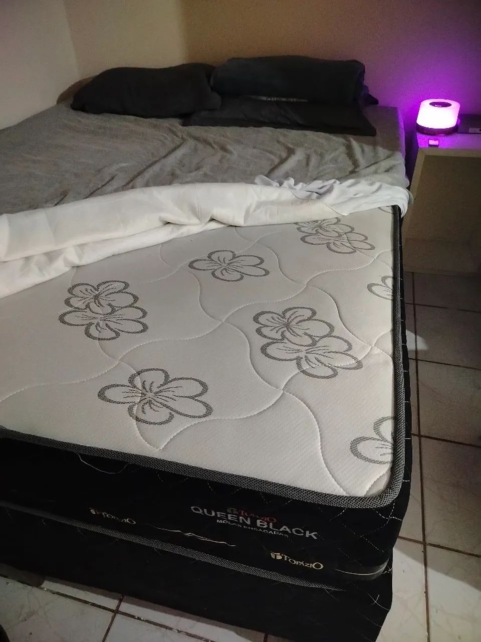 Vendo cama Queen 