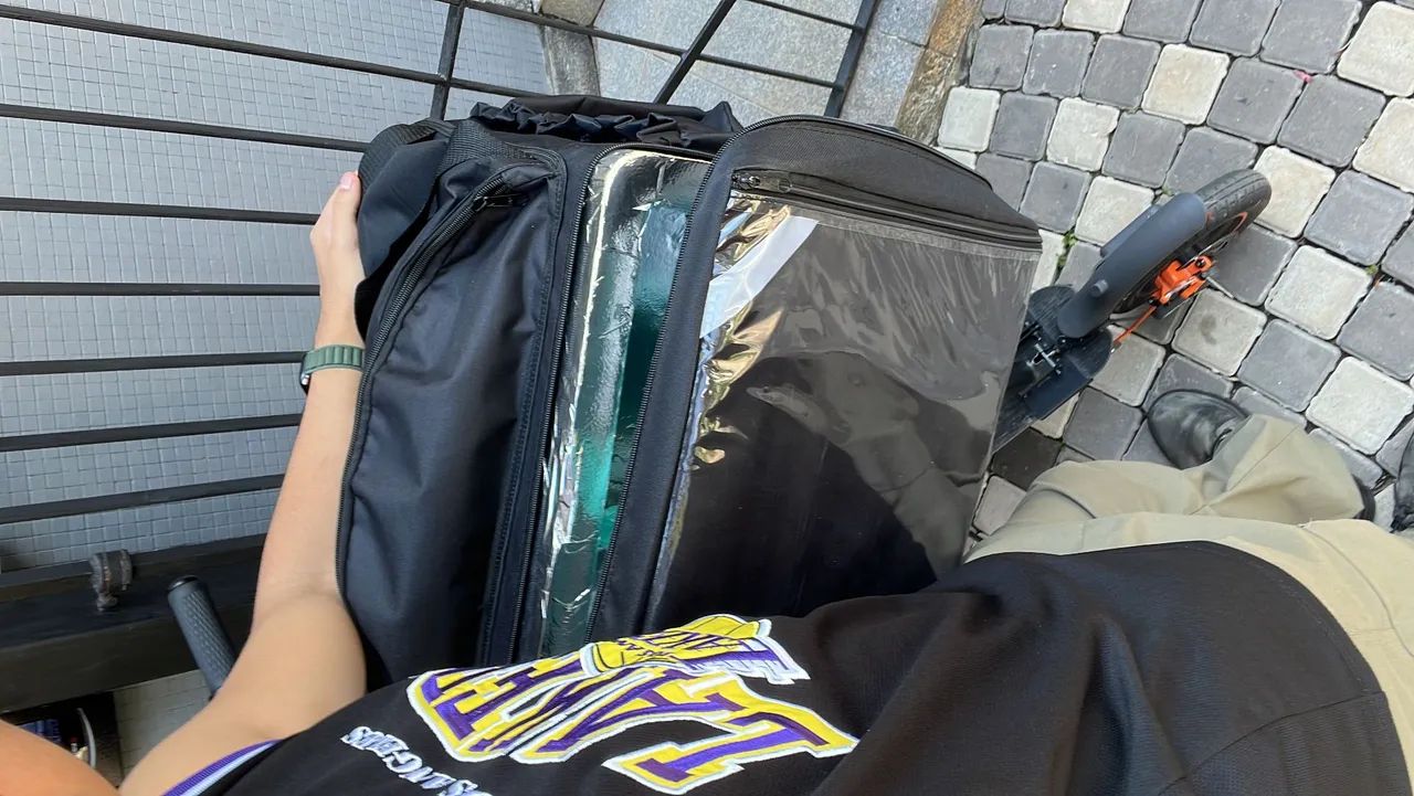 Bag Térmica Delivery 45L Preta com Caixa de Isopor Laminada ? Usada 3x - Foto 2