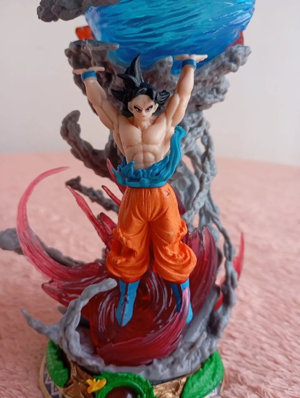 Action Figure Goku Genki Dama com 25 cm de altura e luz de led - Foto 4