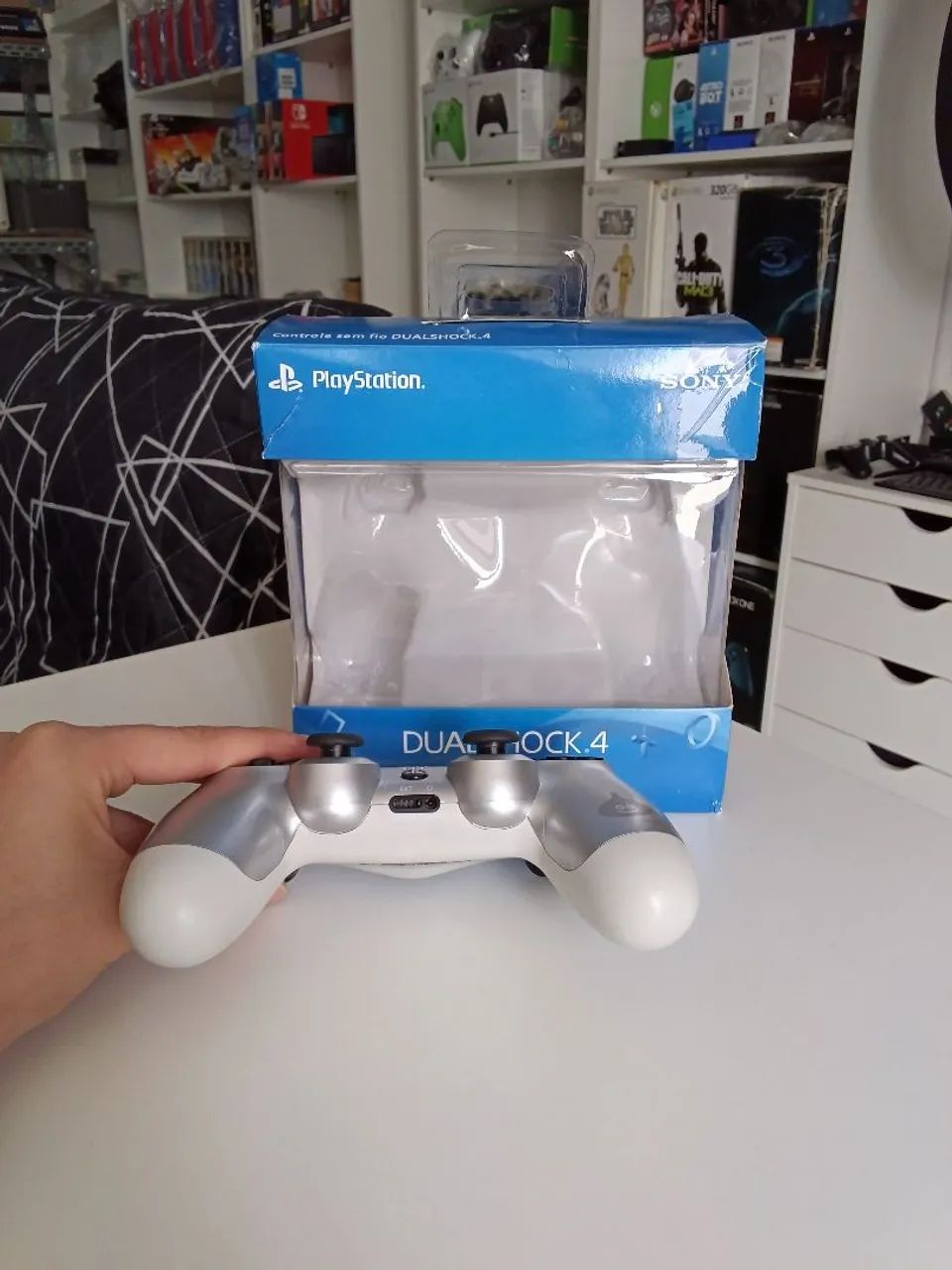 Vendo Controle Ps4 Prata Dragon Quest Semi novo - Foto 6