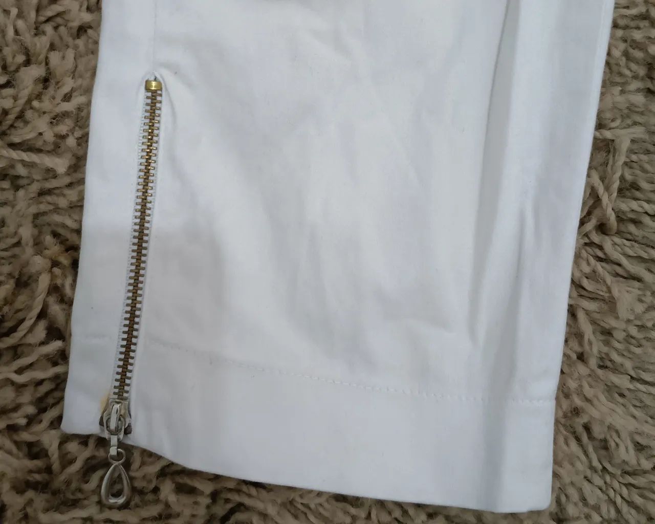 Calça jeans branco feminina  - Foto 4