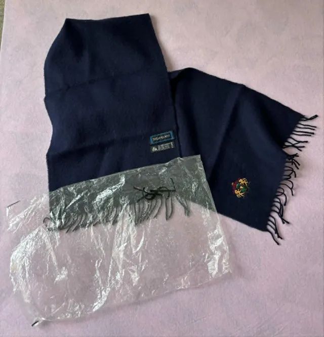 Cachecol Yves Saint Laurent - Foto 2