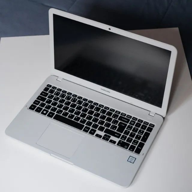 Notebook Samsung Essentials E30 com SSD de 128 GB e HD de 1TB - Foto 2