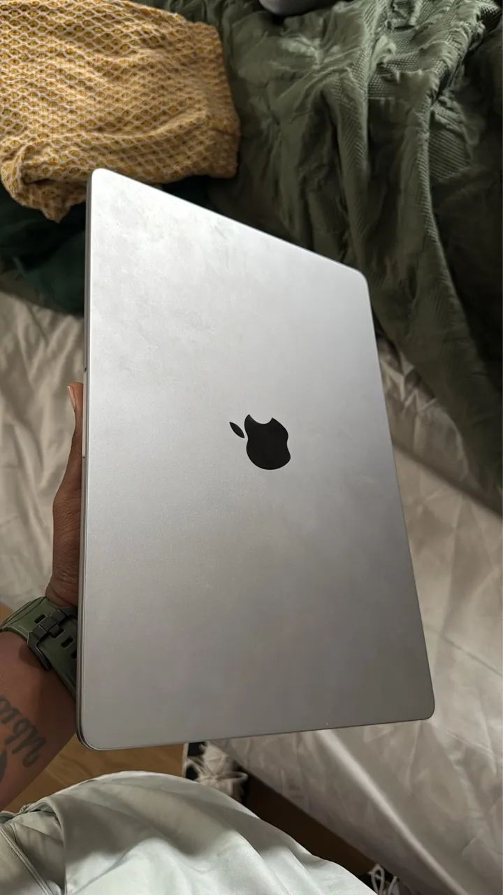 美品 MacBook Air M2 15インチ シルバー 2023 MacBook Air 15-inch, M2, 2023 - Notebooks - Santa Maria, Brasília