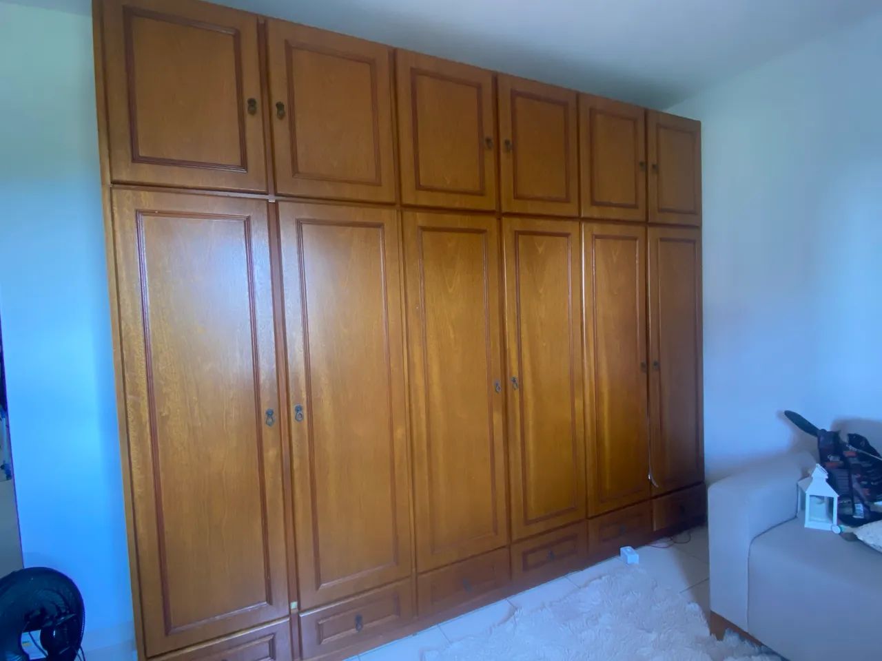 Guarda roupa de madeira  - Foto 2