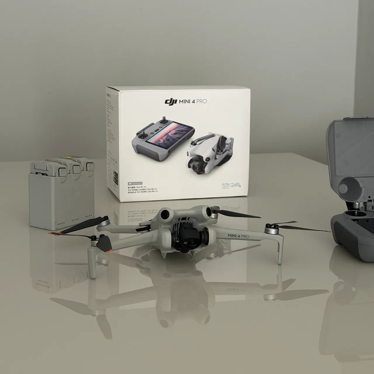 DJI Mini 4 Pro Fly More Combo + Controle DJI RC ? Excelente estado - Foto 4
