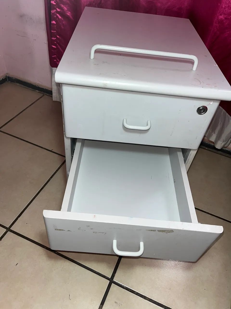 Rack e gaveteiro com 3 gavetas