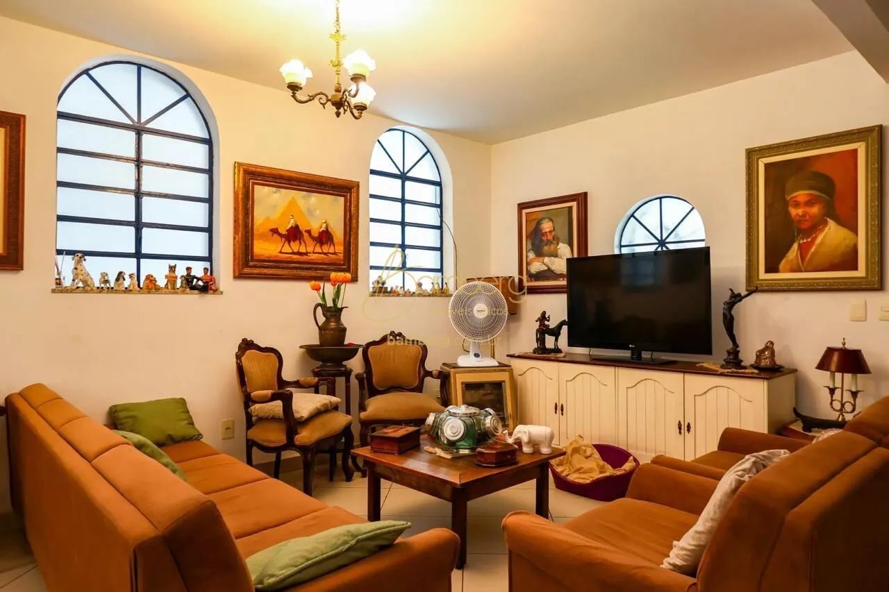 CASA COM 3 DORMITÓRIOS, EDÍCULA E 6 VAGAS NO JARDIM LEONOR - Foto 3