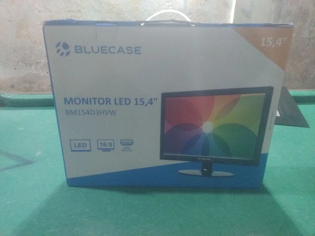 Monitor bluecase led 15.4 polegadas novo na caixa preço 250 reais 