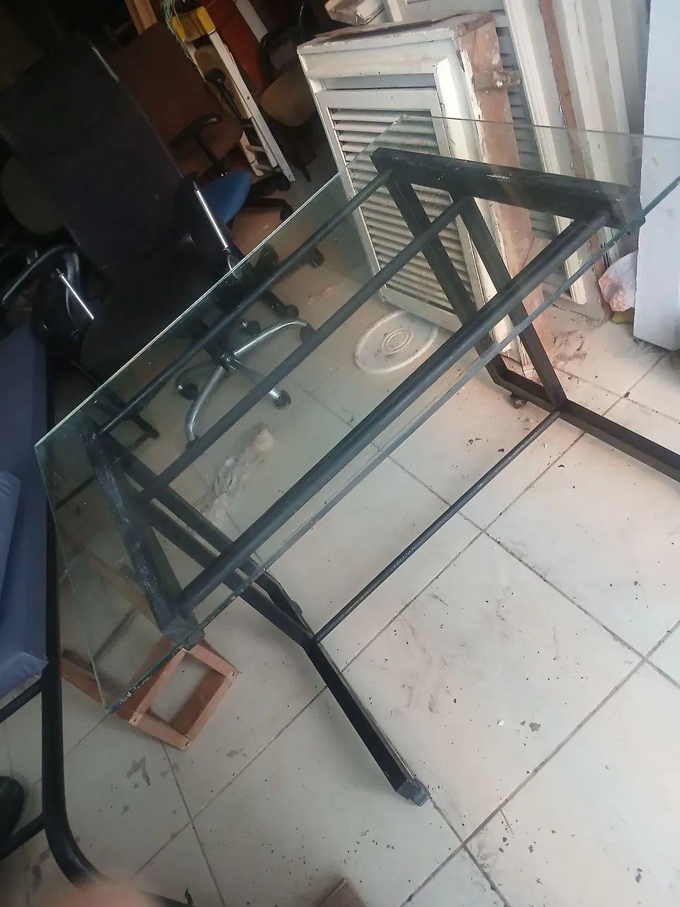 Mesa aço e vidro c/rodinhas - Foto 5