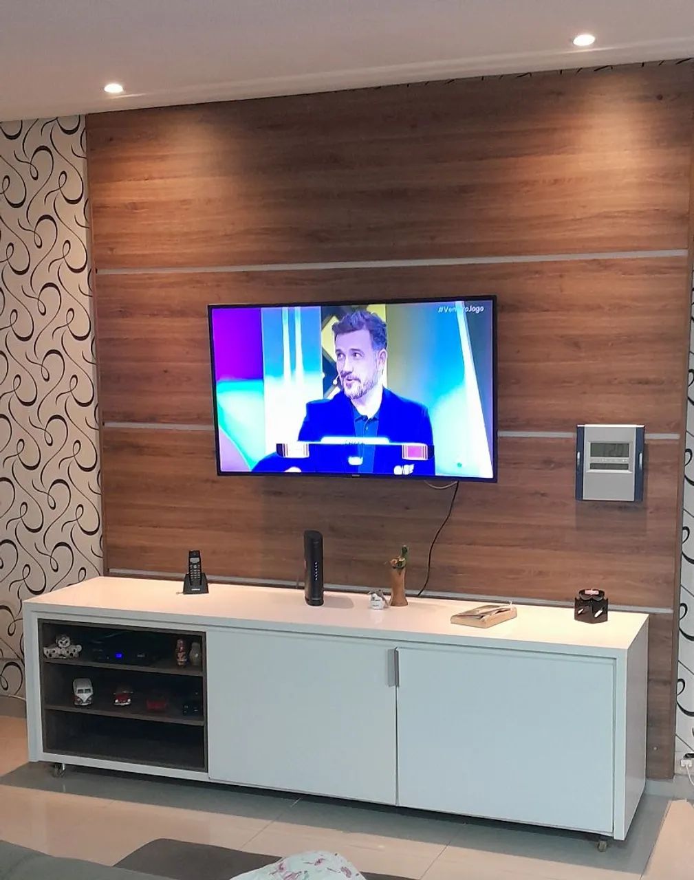 Rack + Painel  (Feito em Marcenaria)