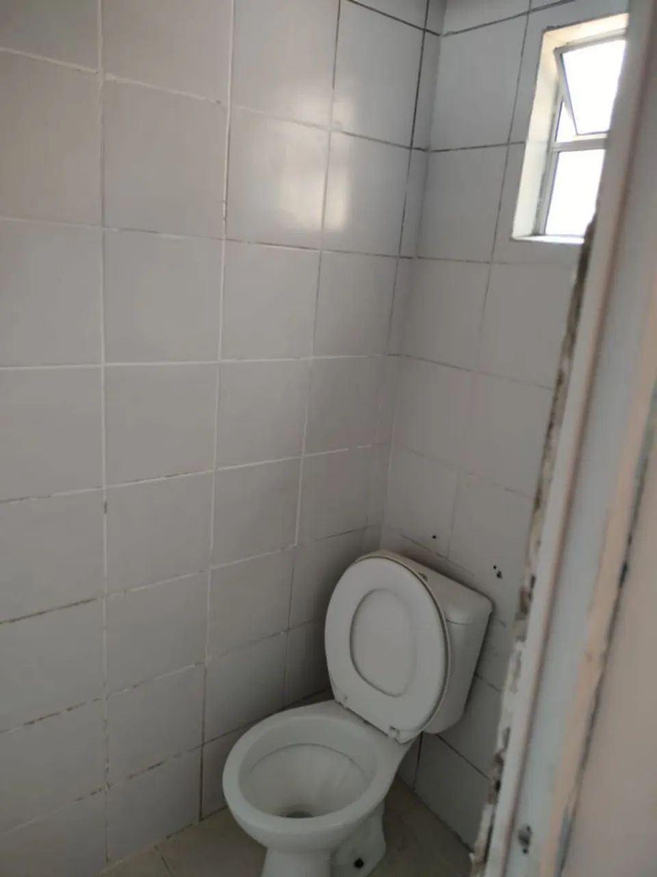 Aluga-se dois cômodos e banheiro - Foto 4