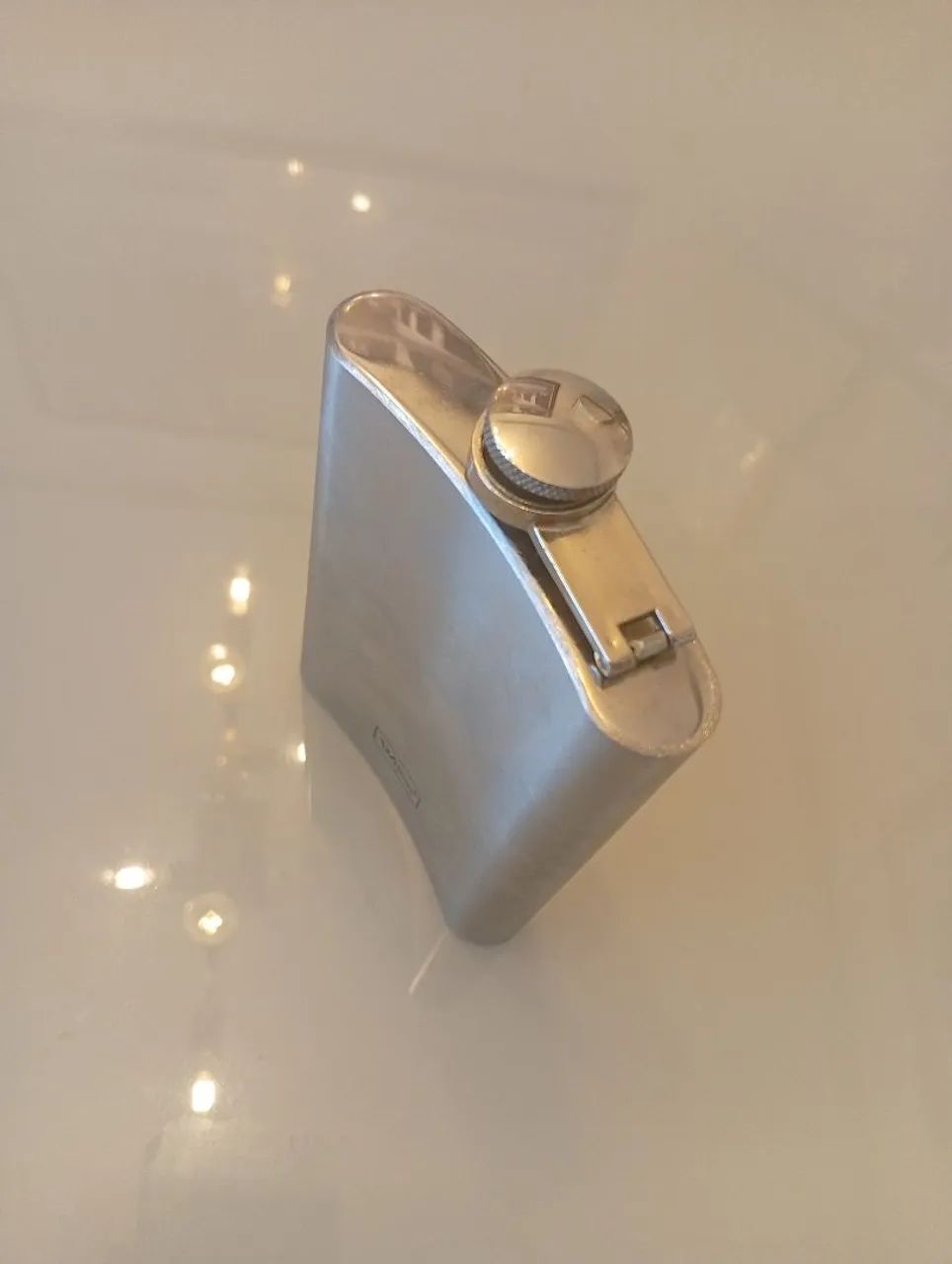 Garrafa de bolso em metal  - Foto 2