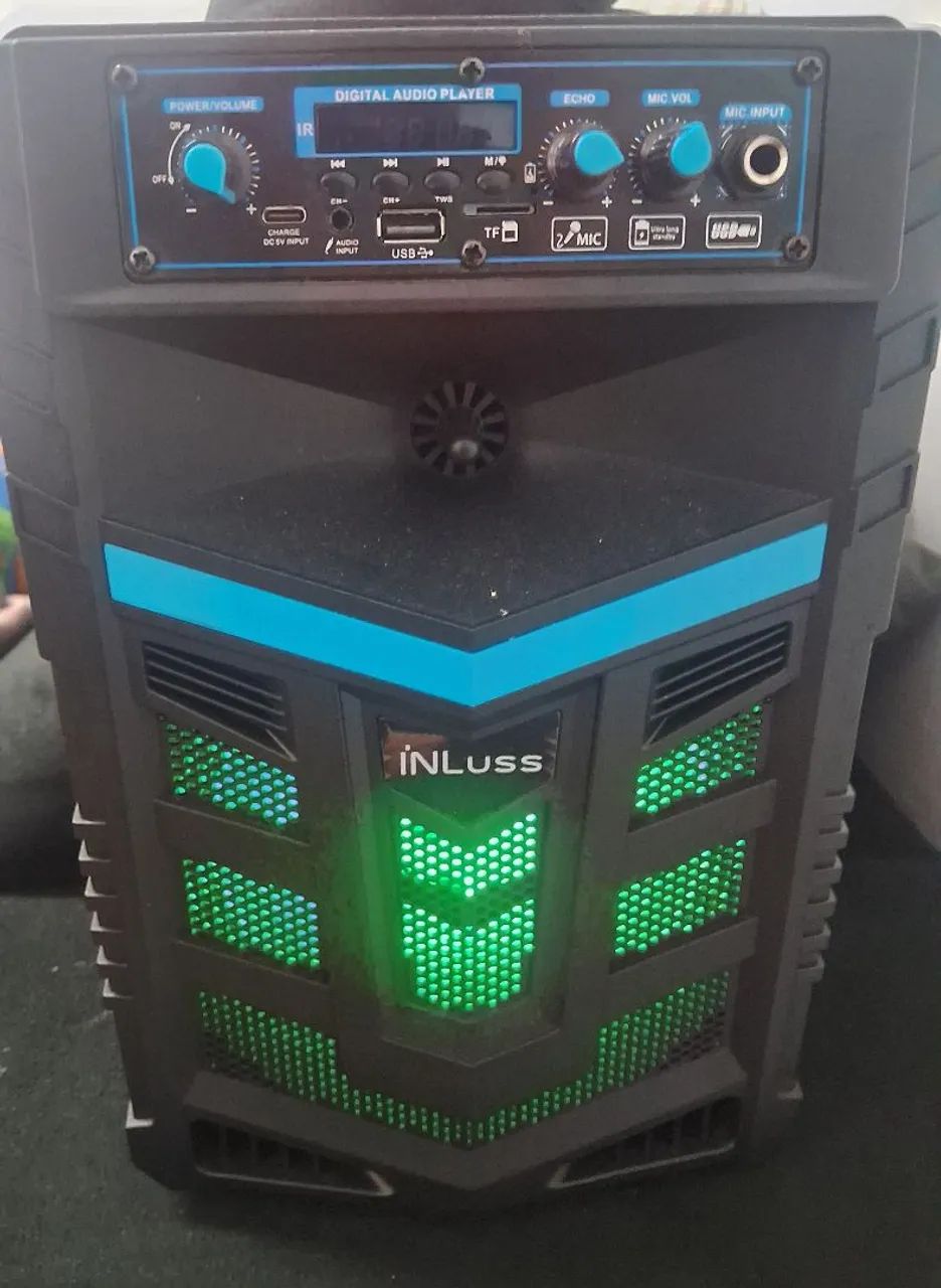  CAIXA DE SOM USB COM BLUETOOTH, 1000W,COM FUNCÃO KARAOQUÊ C/MICROFONE,SEMI NOVA - Foto 2