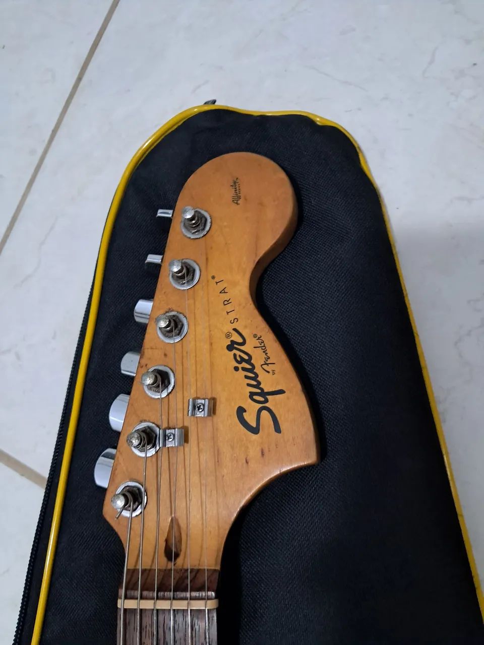 Guitarra Squier afinitty com upgrades - Foto 5