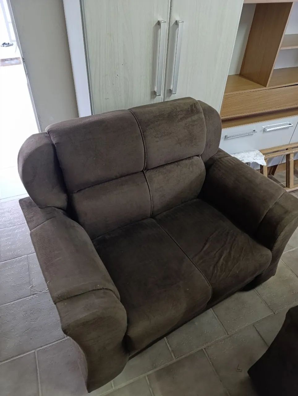 GRANDE OPORTUNIDADE, JOGO DE SOFA DE 2 E 3 LUGARES - SEMI NOVO. - Foto 2