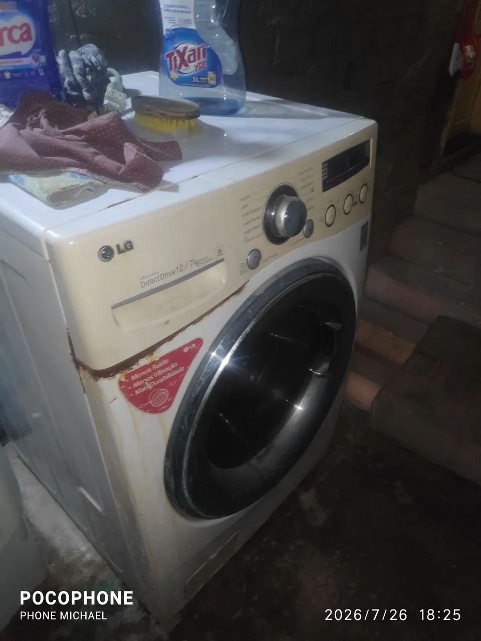 Lava e seca com defeito. 