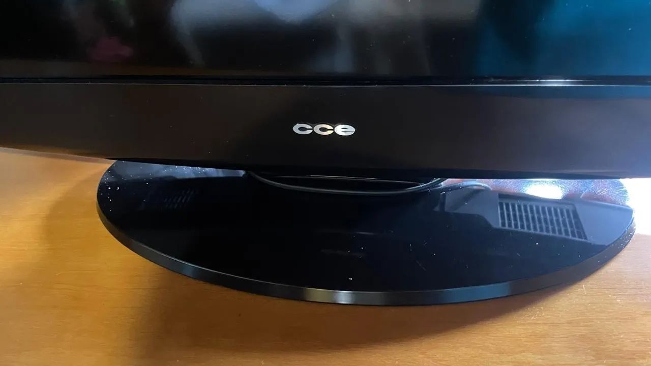 TV CCE 32 polegadas LCD - Foto 2