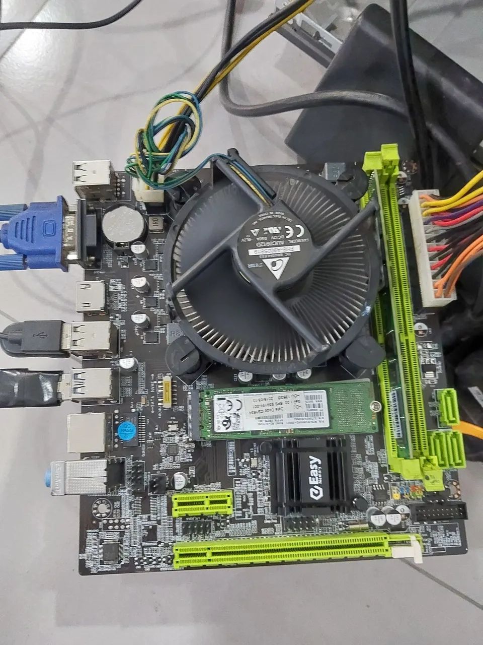 Placa 1155 core i3 4 de ram  - Foto 3