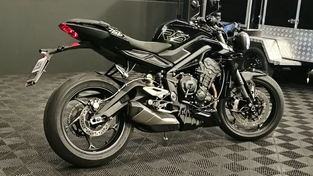 STREET TRIPLE 765 RS - Foto 3