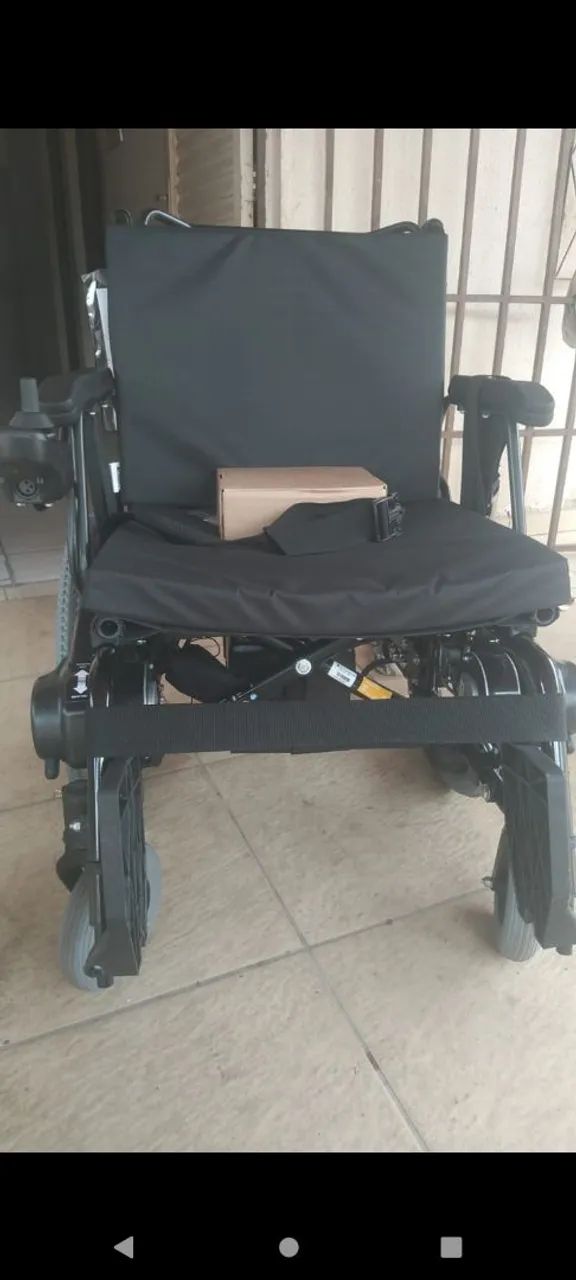 Cadeira de rodas motorizada  - Foto 3