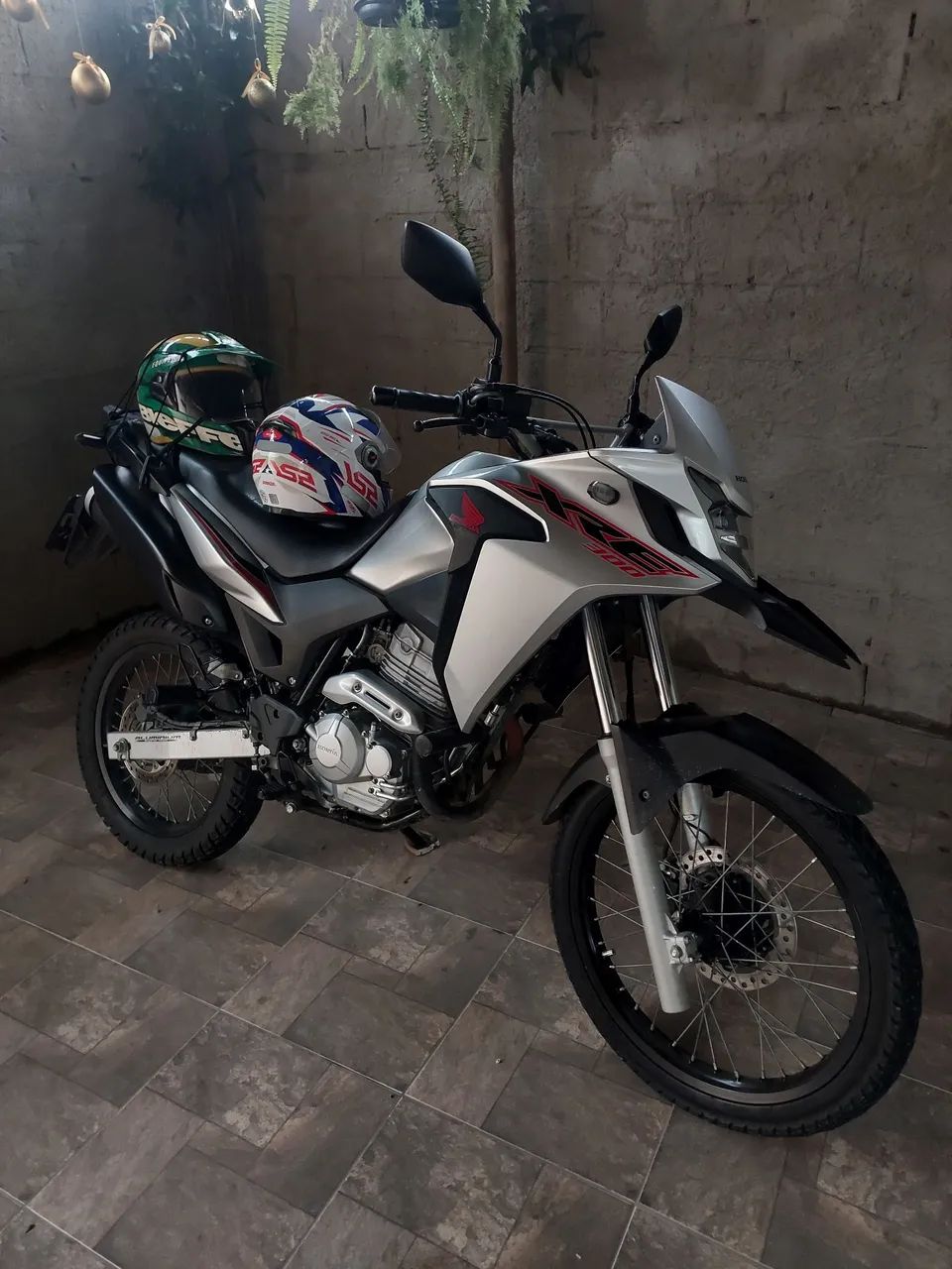 Xre 20 / 21 abs Prata 