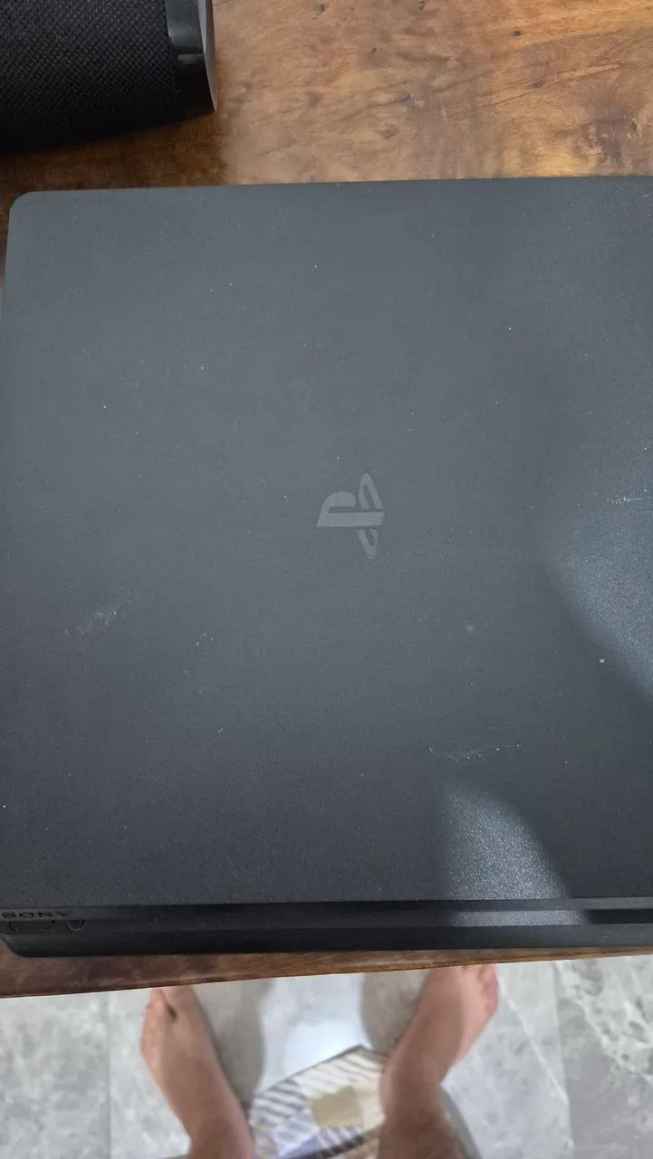 PS4 slim 500GB, com 2 controles - Foto 3