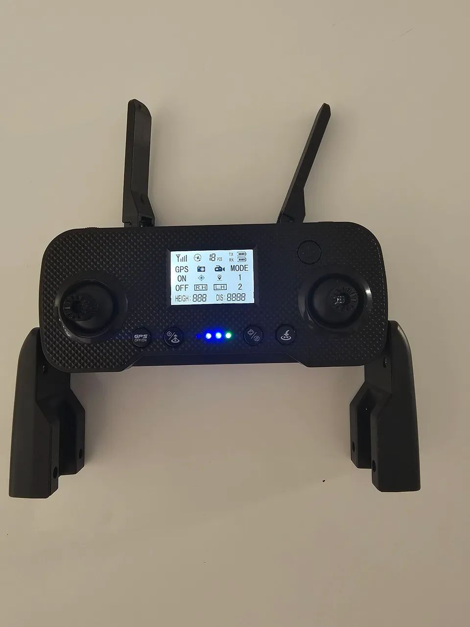 Vendo controle do drone l200
