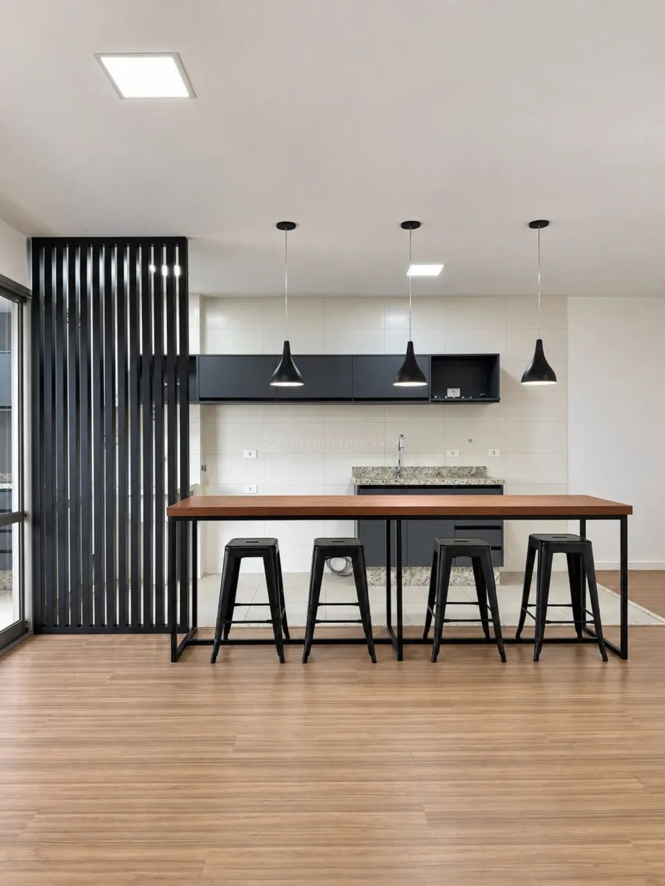Apartamento com Planejados nos Quartos e Cozinha + Sacada com Churrasqueira - Foto 3