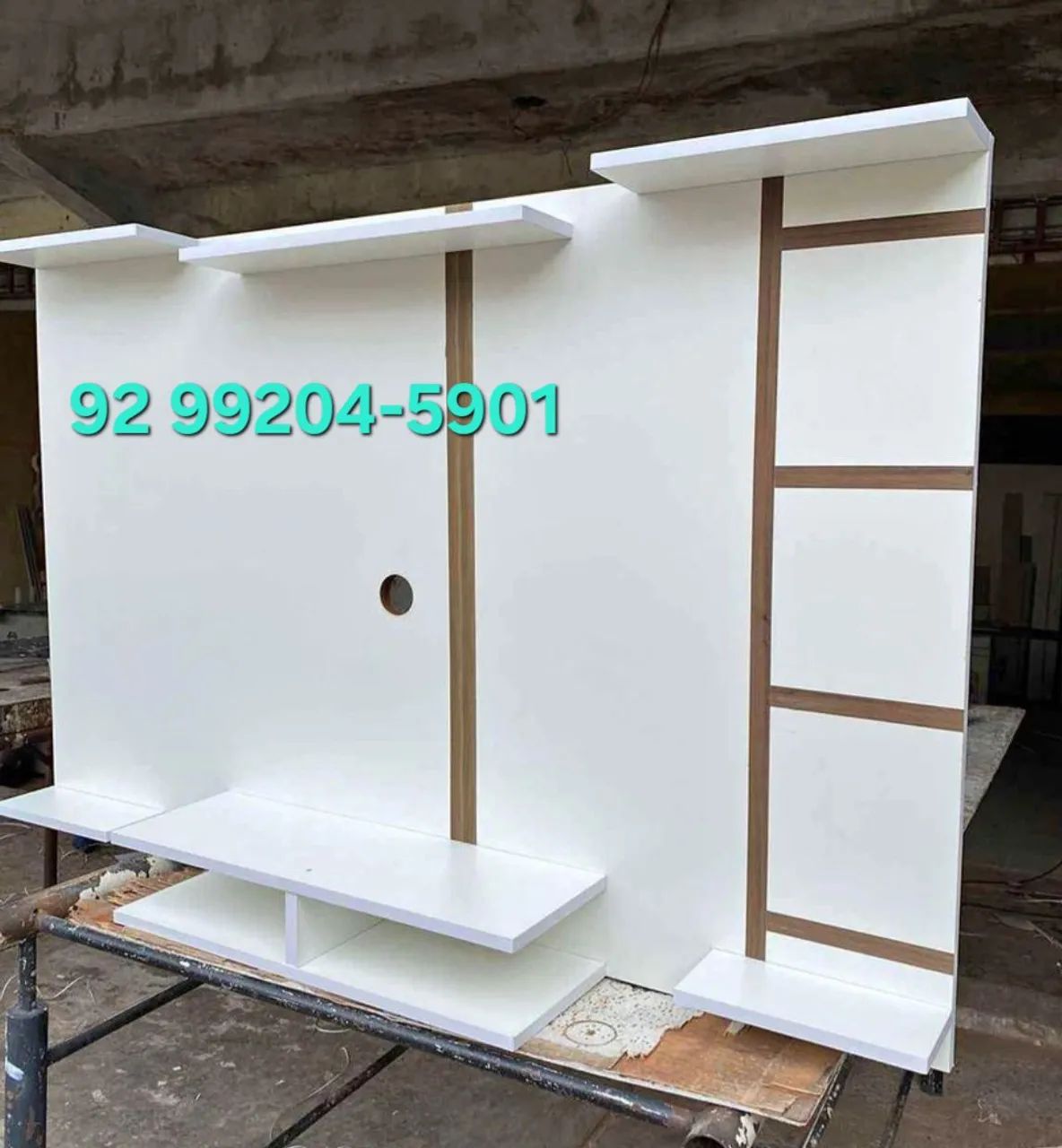 Painel de tv branco 101010