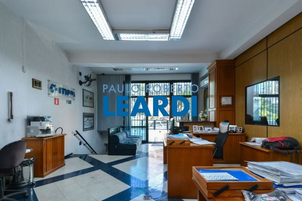 CASA ASSOBRADADA - ACLIMAÇÃO - SP