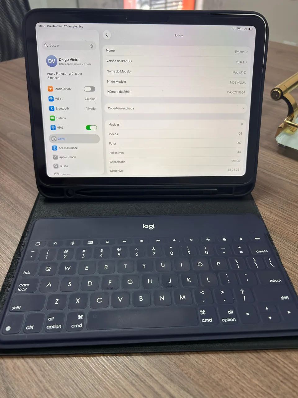 iPad 11ª Geração A16 128GB + Logitech Slim Folio - Bateria 98%