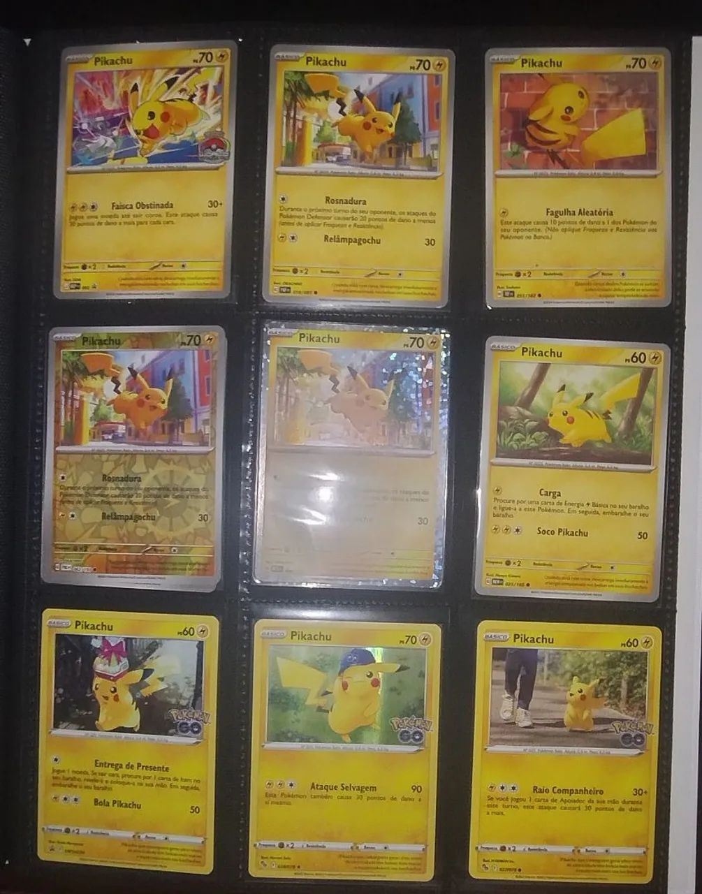 Coleção de diversos Pikachus 