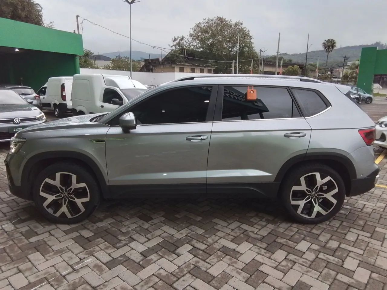 Volkswagen Taos Highline 1.4 250 TSI Flex Aut., foto 8 de 12