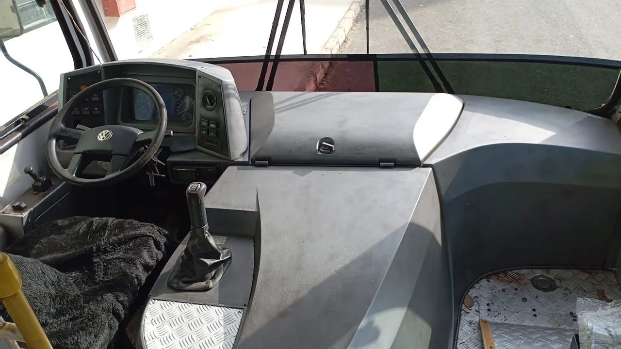 Ônibus  escolar vários modelos  - Foto 15