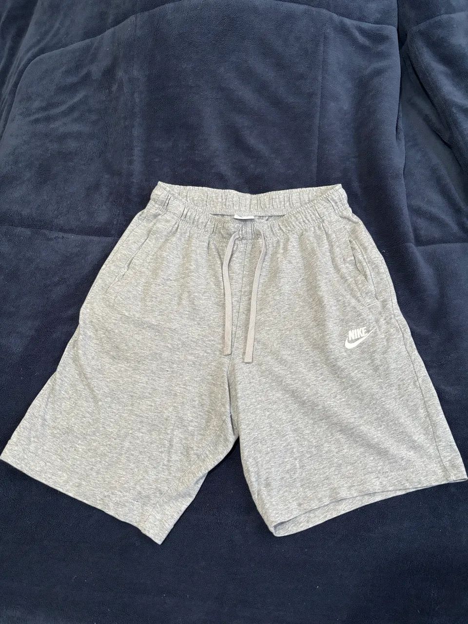 Bermuda Nike club cinza Tamanho P