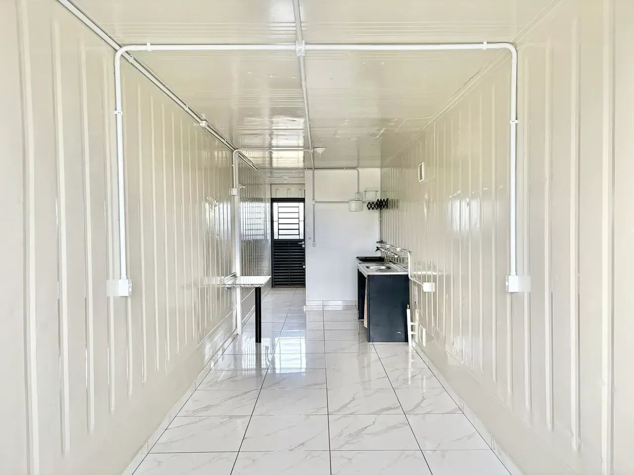 Kitnet com 1 Quarto + 1 Vaga para alugar, 28m² - Tijucas bairro Praça - Foto 2