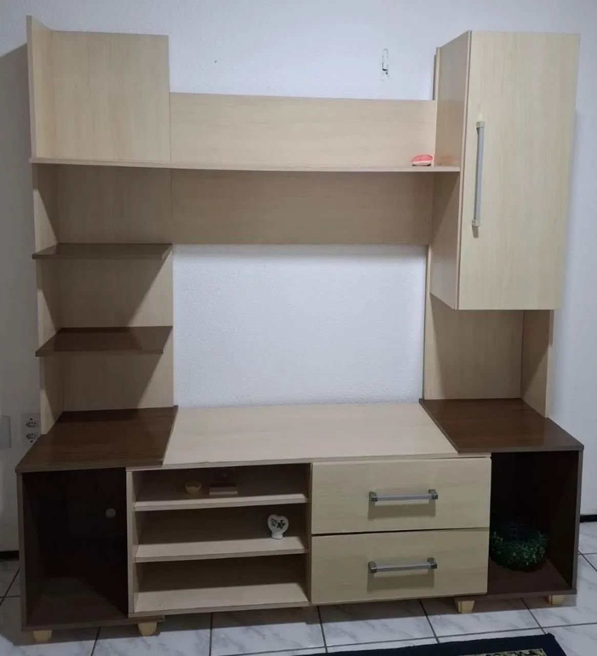 Vendo estante com prateleira e gavetas 