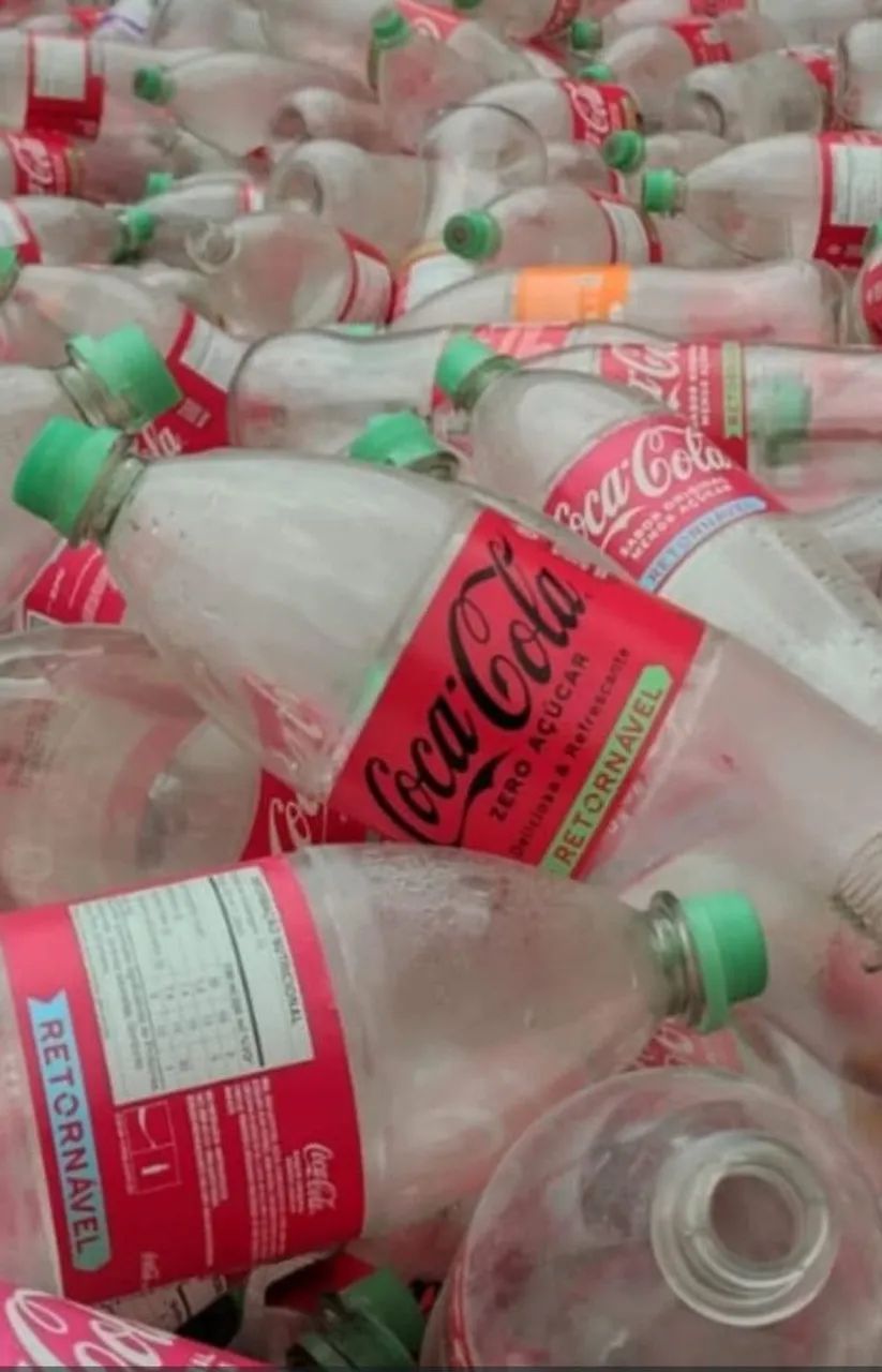 Garrafas de retornável 2 litros 2,50 a unidade  - Foto 2