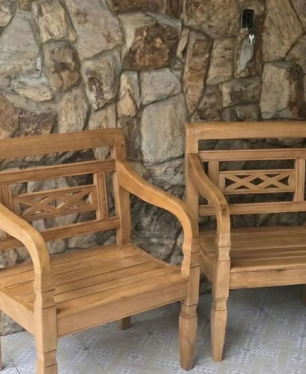 2 Poltronas de Madeira maciça peroba rosa  - Foto 3