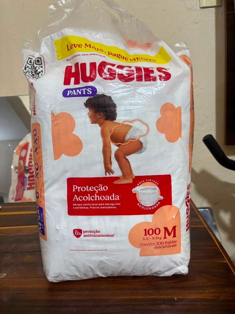 Pacote de fraldas M com 100 unidades 