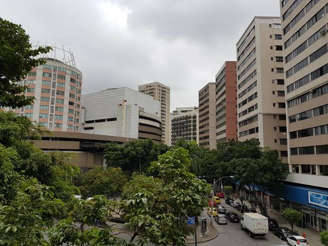2 qtos Varanda Frente Shopping Tijuca - Foto 4
