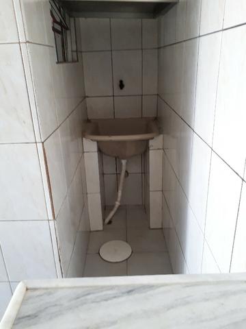 QSE 10 kitnet, ao lado da estação de metrô e próximo a parada de ônibus- Taguatinga Sul - Foto 2