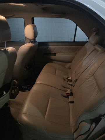 Toyota Hilux SW4 SRV - 5Lugares - Foto 9